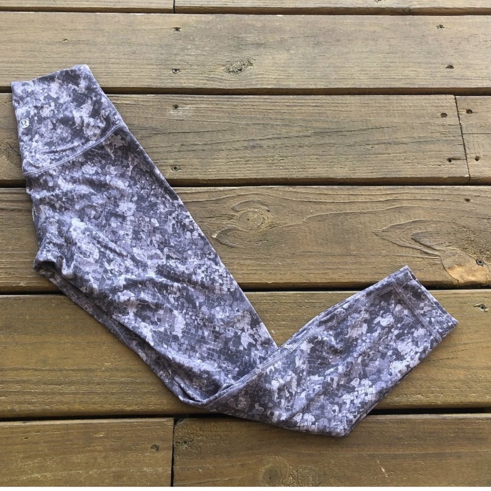 Lululemon Align Pant 25" Grey Snake Print
